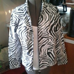 🌹 2/$10 Zebra zippered sweatshirt